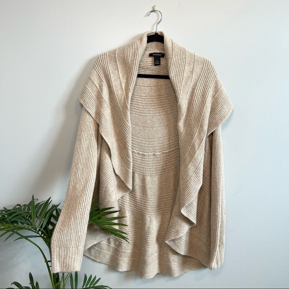 WHITE HOUSE | BLACK MARKET Sweater Cardigan in Beige